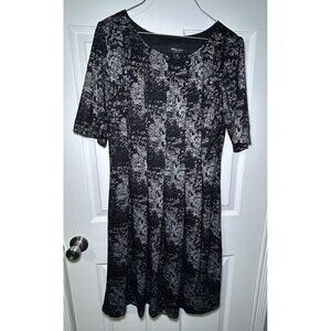 RN Studio Women’s 3/4 Sleeve Midi Fit & Flare Black & White Dress Size 10 NWOT